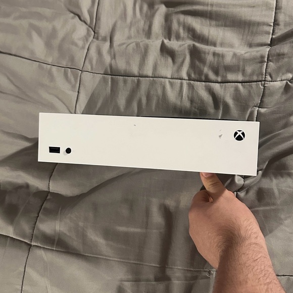 Microsoft Xbox Series S 512GB White System Console W/ White Controller & Cords - Picture 3 of 9